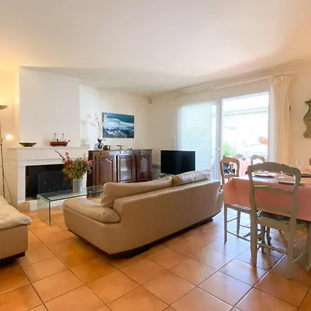 Au Calme, Avec Piscine 빌라 *