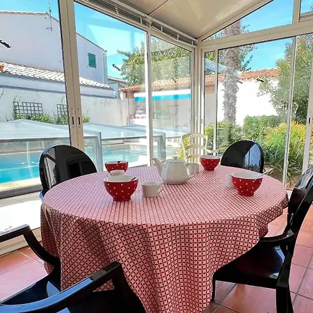 Villa Au Calme, Avec Piscine La Flotte