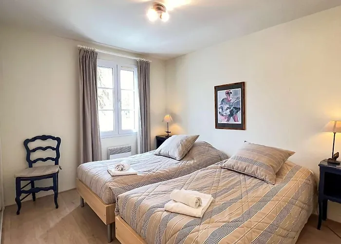 Au Calme, Avec Piscine Villa *