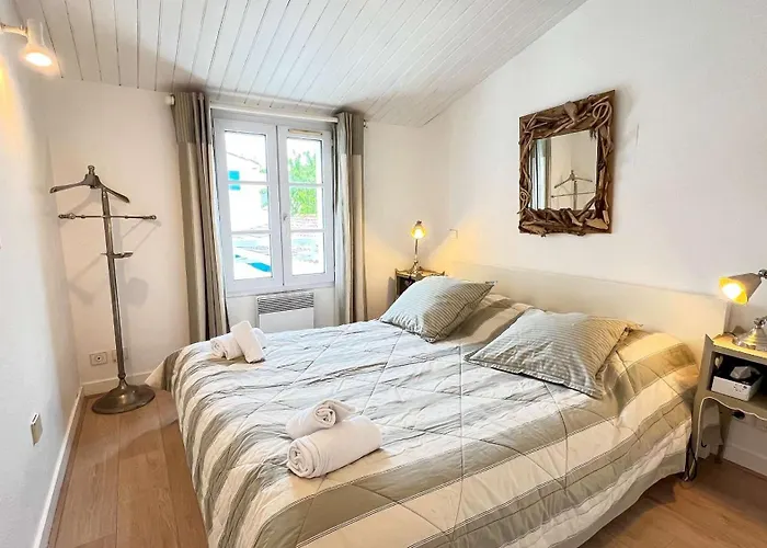 Au Calme, Avec Piscine Villa *