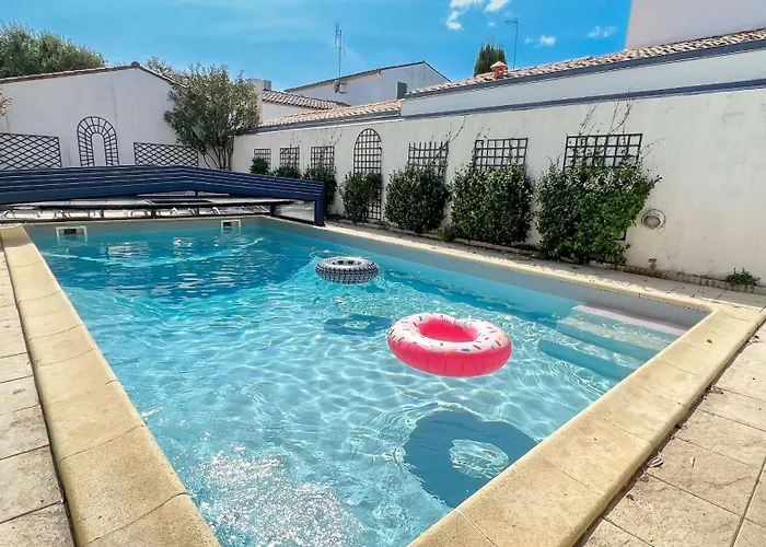 Au Calme, Avec Piscine * La Flotte